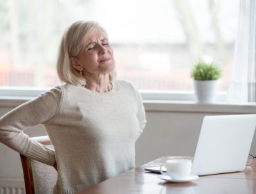 Neurolog objašnjava šta sve može da uzrokuje bol u leđima